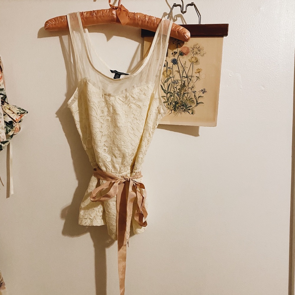 American Eagle lace tank with rose tie
